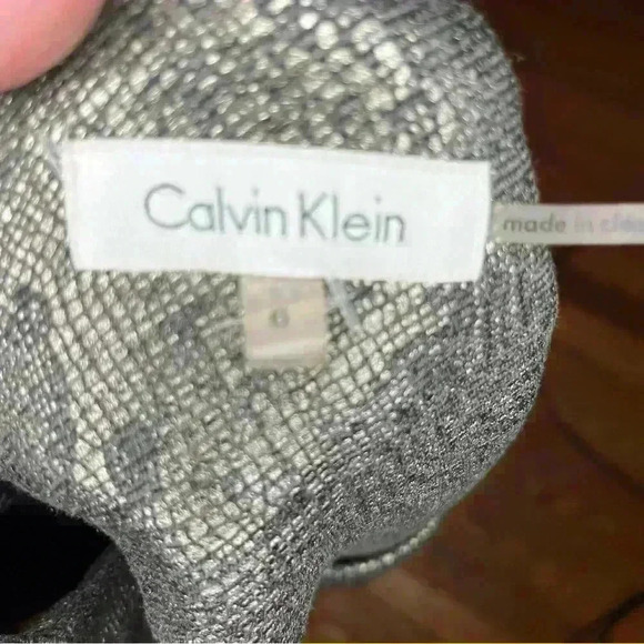 Calvin Klein Metallic Foil Snake Print Sheath Dress Women’s Size 6 Gray Silver - Picture 11 of 11